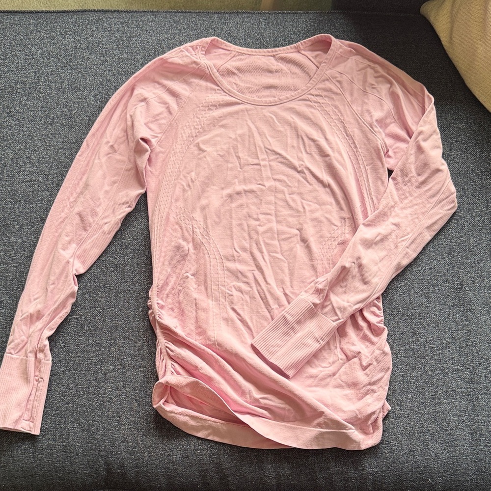 Athleta momentum Women's Light Pink Long Sleeve top - sz M